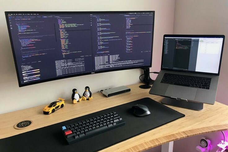 Workspace PC with Windows 11 and i7 processor